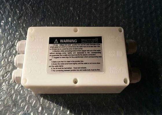 Caja de conexiones plástica del alambre IP66 4 para las escalas